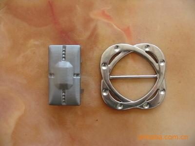 高碑店市白溝五金工藝模具制品廠 箱包五金配件模具加工的專業(yè)選擇